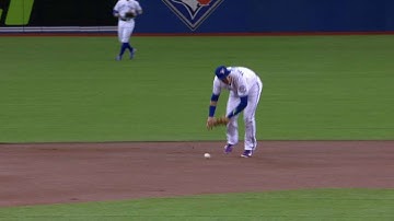 CWS@TOR: Tulo commits first error with Blue Jays