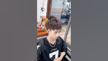 Kiểu tóc Layer mullet kết hợp uốn xoăn sóng và nhuộm màu nâu gỗ #streetbarber #hairstudio #hairstyle