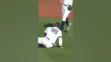 Aaron Judge With An Amazing Diving Catch!