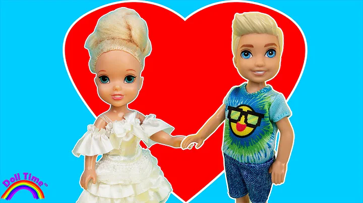 First Crush! Elsa has a HUGE CRUSH at School! Doll...