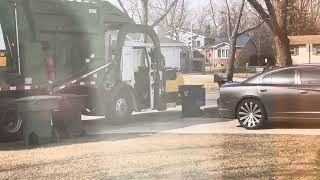 Mack LR McNeilus Meridian on recycle