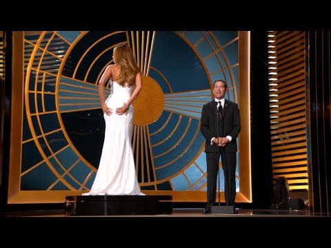 Video: Sofia Vergara încă Nu Are O Rochie Pentru Emmy