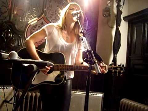 'Still A Weirdo' - KT Tunstall live at MacSorley's, Glasgow 18th June 2010