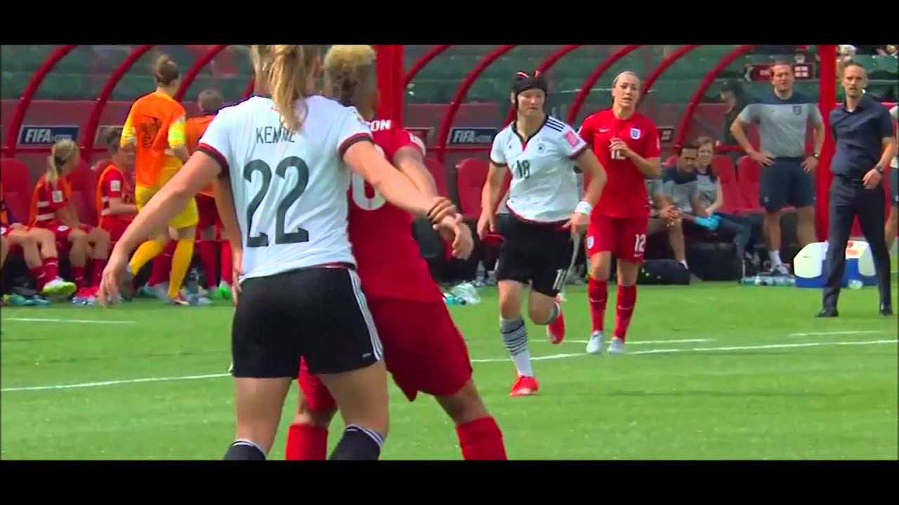 Tabea Kemme のPK献上シーン　GERMANY vs ENGLAND