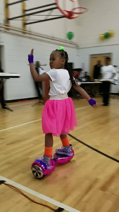 Aaliyah hovering on little Einstein