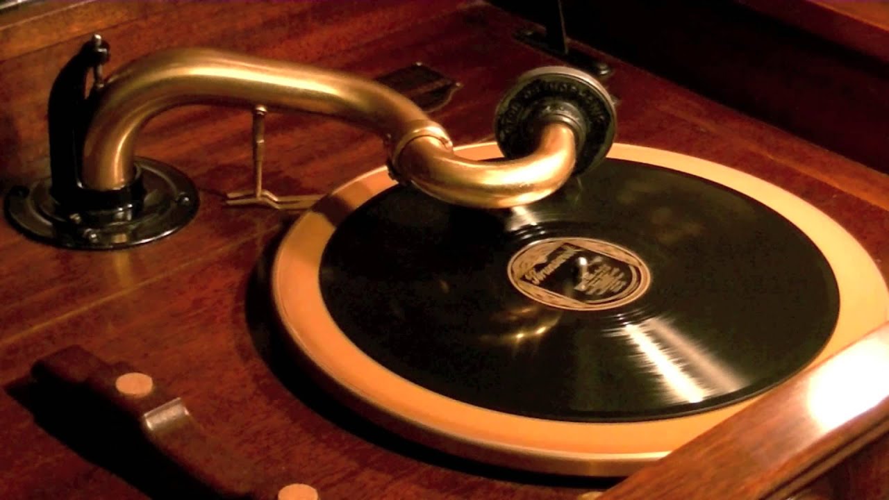 Mira Charley Straight and His Orchestra - Nesting Time en YouTube Mira Charley Straight and His Orchestra - Nesting Time en YouTube