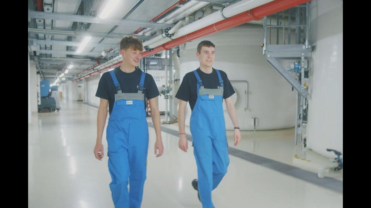 Siltronic Azubis stellen ihre Ausbildungsberufe vor