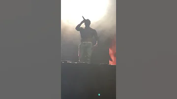 chris brown singing No bullshit on stage