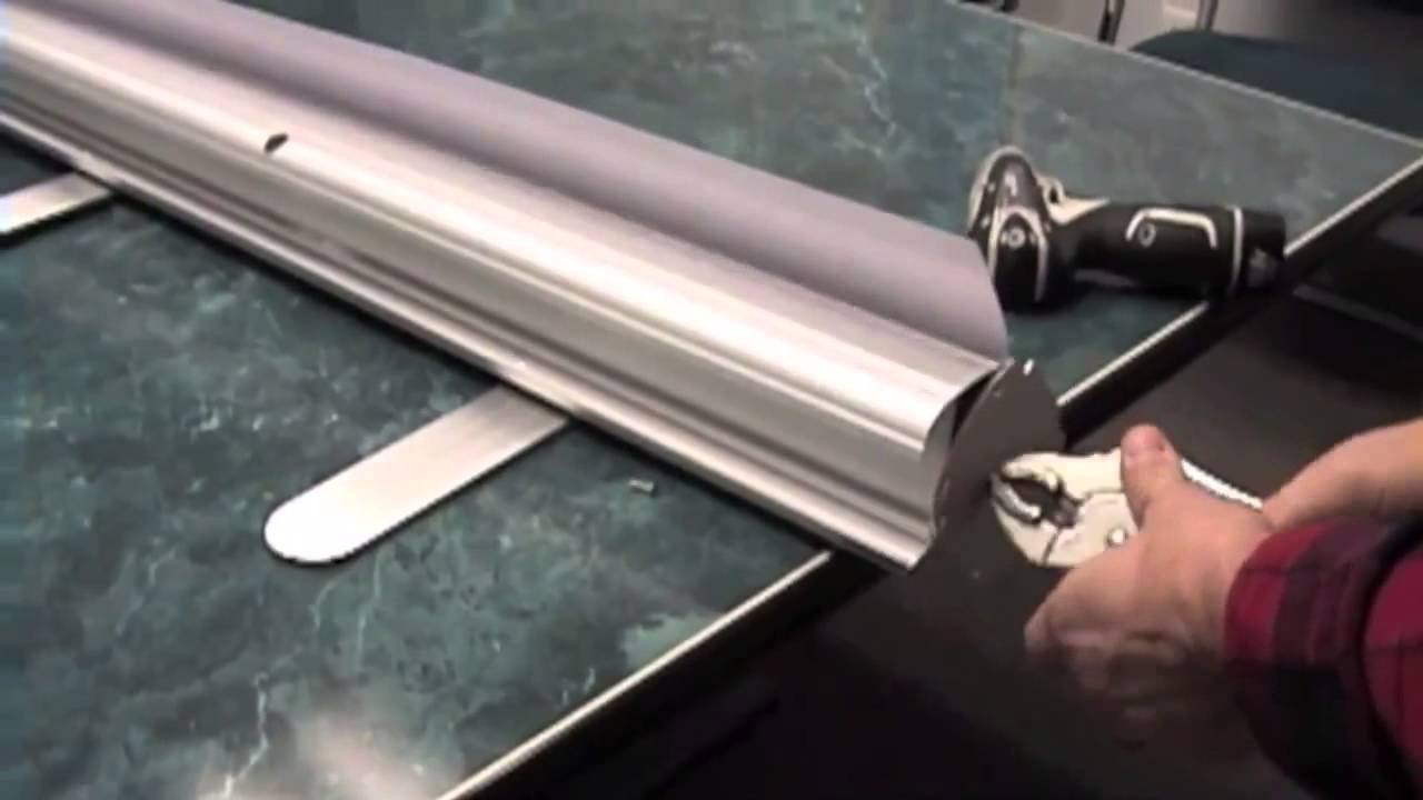 How to Tension a Banner Stand