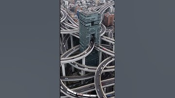 Nhìn nút giao thông này rối rắm quá, nó ở đâu thế nhỉ?