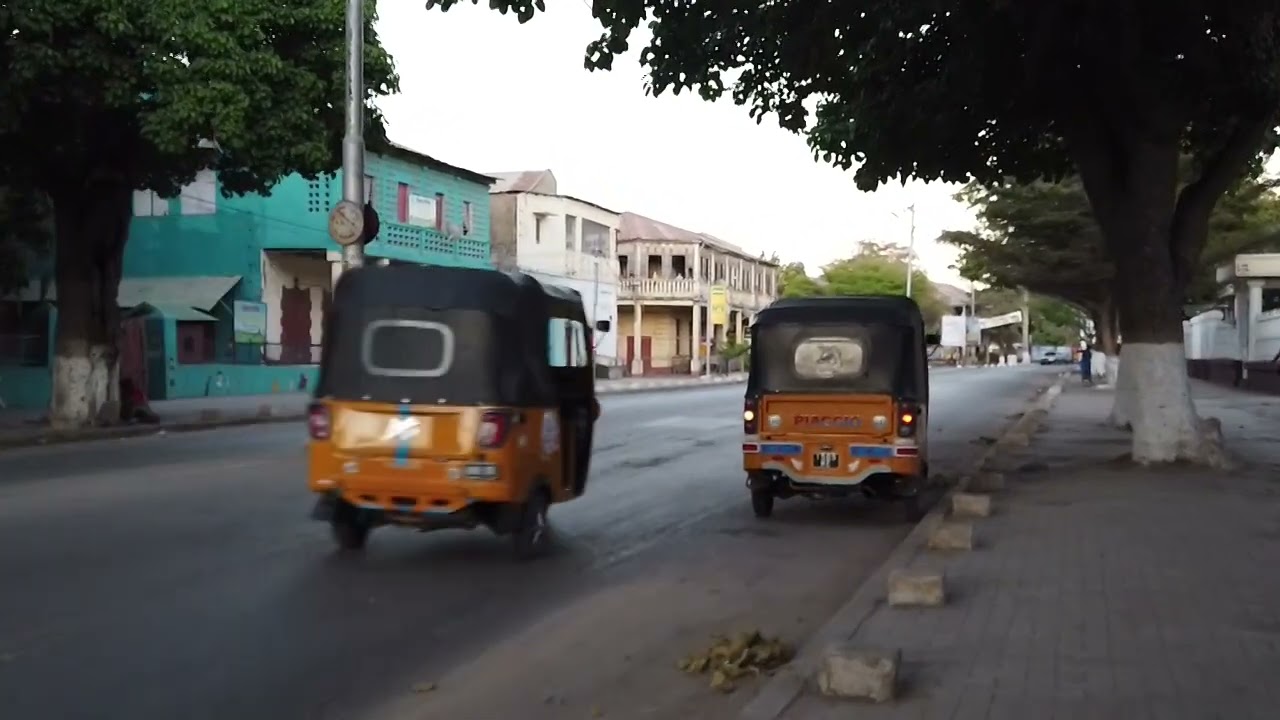 MAHAJANGA, MADAGASCAR, WALKING TOUR 2