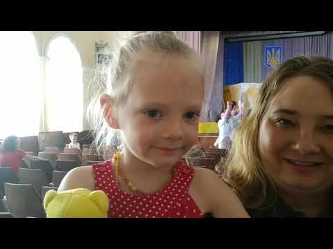 Маленькая Надежда из Станицы-Луганской увидела впервые спектакль в Полтаве организованный для ВПЛ
