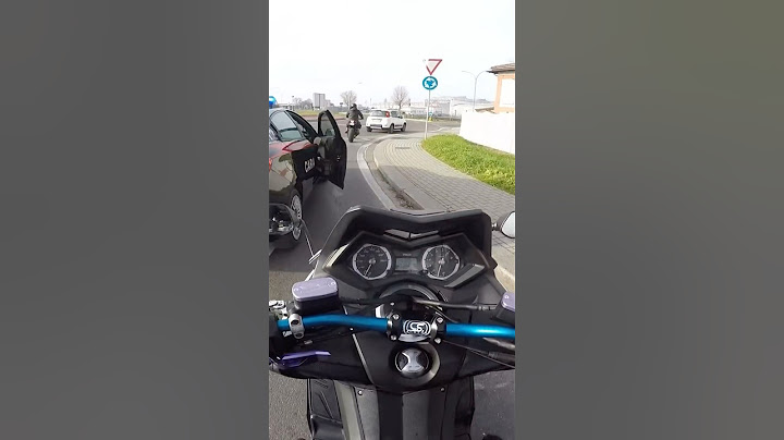“HAI FINITO DI FARE ILC0GLION3?” #kawasaki #z9000 #police #tmax530 #yamaha #carabinieri #polizia