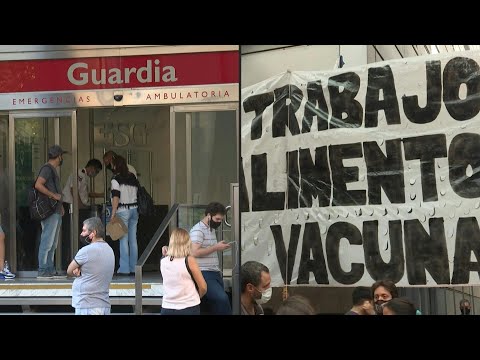 Argentina enfrenta la segunda ola de covid con una economía exhausta | AFP