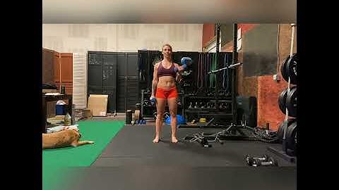 Alternating bicep curl into iso hold