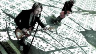 Video thumbnail of "Feeder - Feeling A Moment"