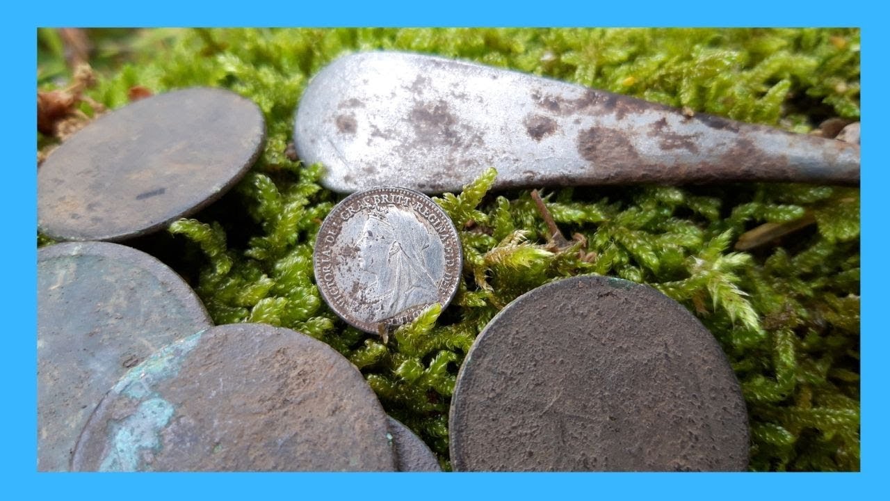 Metal Detecting UK - A Silver Day in the Woods! metal detecting hunts 2019