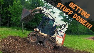 Skid Steer placing rubble, loading and spreading topsoil + Tractor Cold Start!!