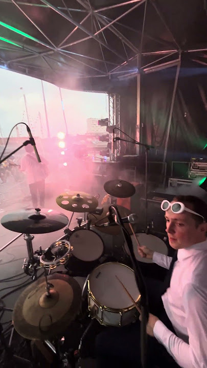Color Snake x OASIS - Don't Look Back in Anger (Live at Calais Marina Festival)