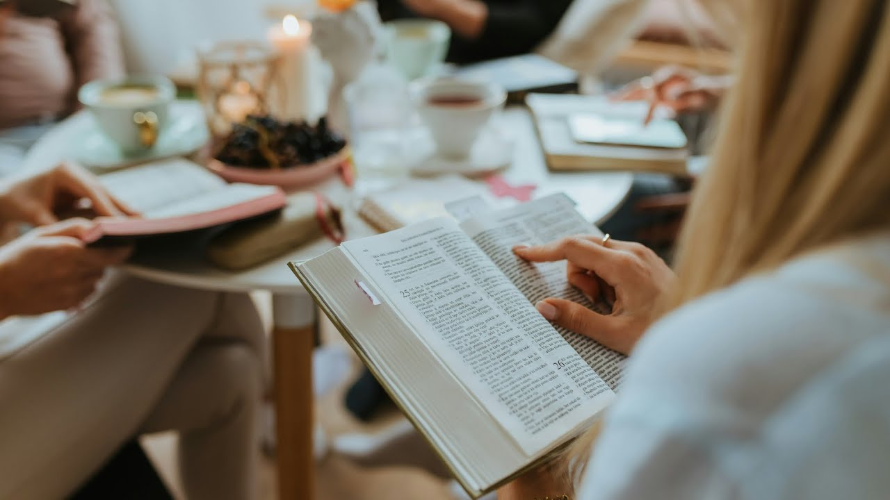 Książe Pokoju z Ojcem - Jezus ukrzyżowany i zmartwychwstały Jezus 