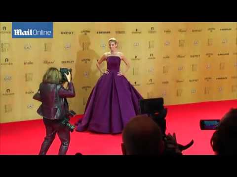 Video: Heidi Klum wint Bambi-award