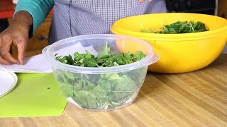 How To Keep Salad Fresh For Days (Tips and Tricks)