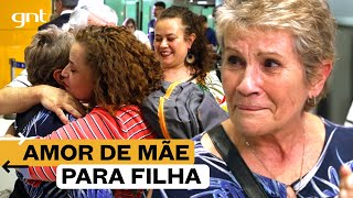 Mãe CHORA ao se despedir de filha que vai fazer viagem de 20 DIAS 🤣✈️ | Chegadas e Partidas | GNT