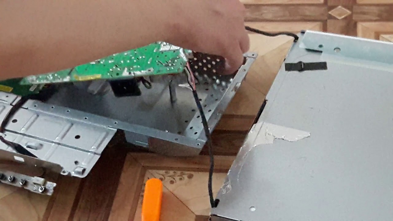 не ключается монитор (включается и выключается) - YouTube