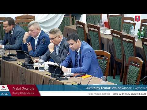 Wideo: Najświeższe wiadomości - weterynarz zapewnia 14 wojskowych psów wojennych z nowym początkiem nowego roku