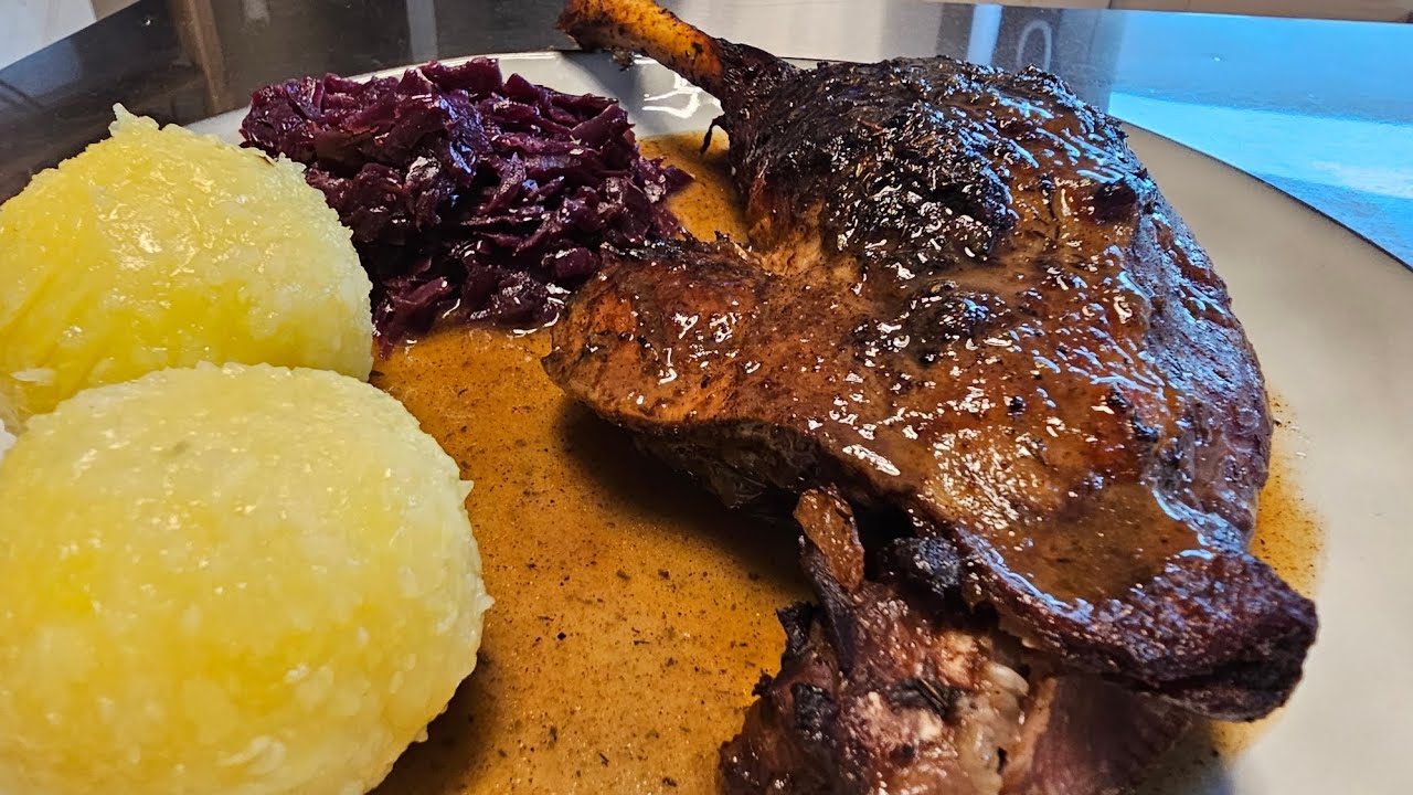 26. Dezember 2024 ich mache Gänsekeule in Apfel-Rotwein Sauce mit ...