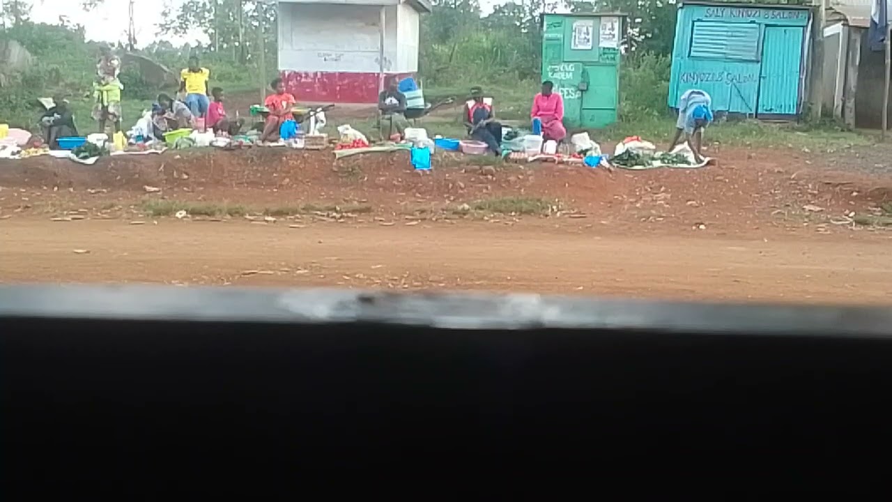 ROADSIDE SELLERS IN AFRICA