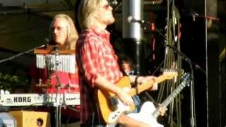 Video-Miniaturansicht von „Hall & Oates - "Sara Smile" Live at The Great Googa Mooga, Prospect Park, Brooklyn - May 20, 2012“