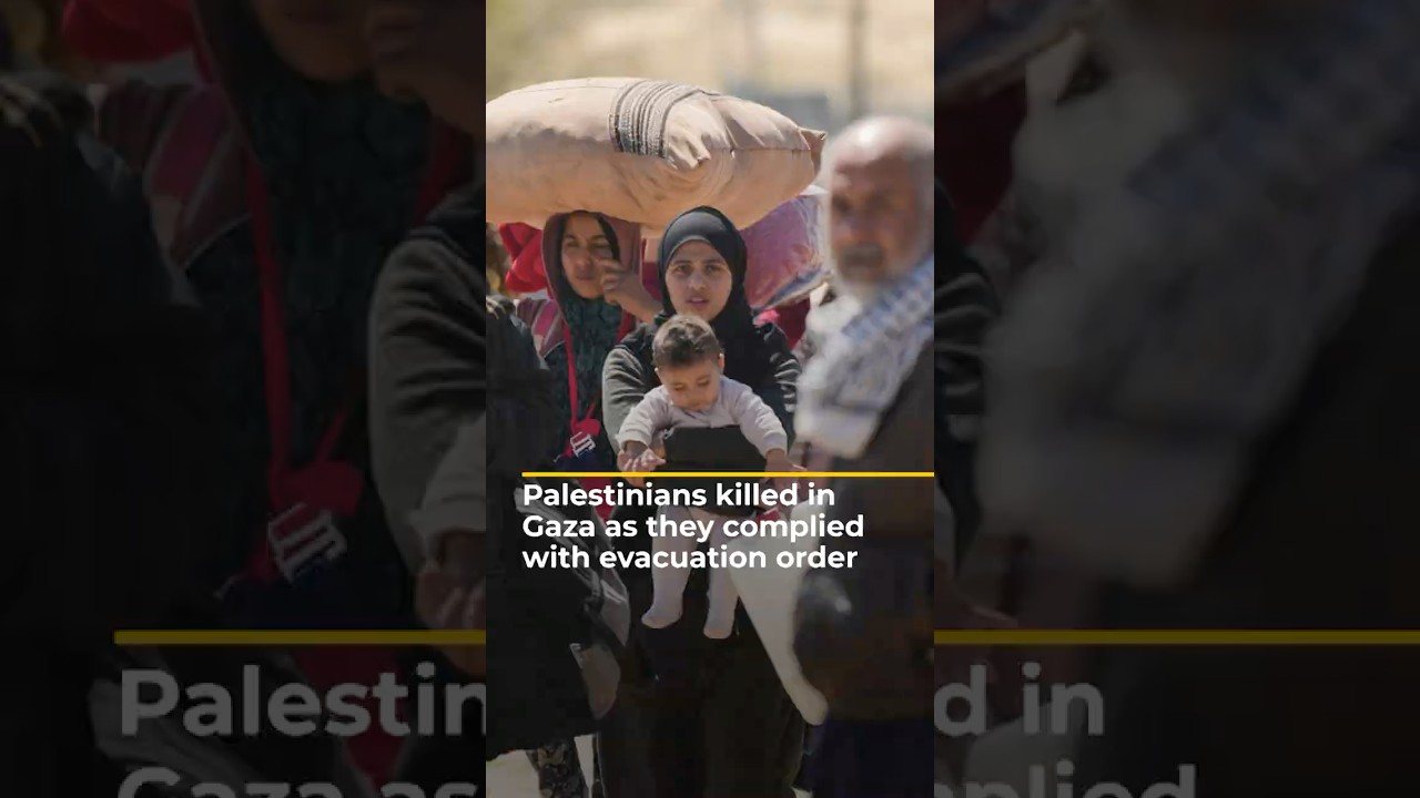 تعرض فلسطينيون في غزة لهجوم أثناء امتثالهم لأمر التهجير الإسرائيلي | AJ #shorts