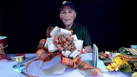 DIY Fall & Halloween Wreath And Bows #fallwreath #falldecordiy #halloweendecoration