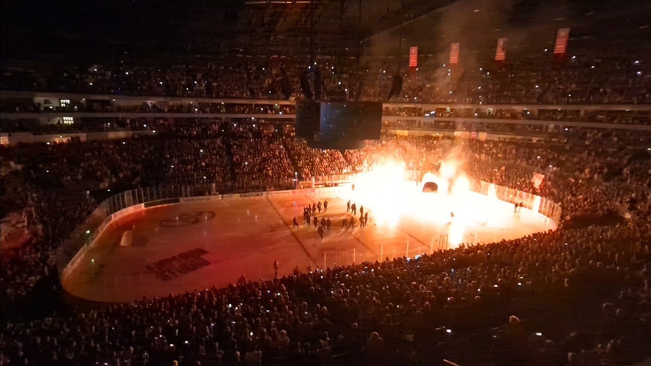KEC Die Haie volles Intro Logen Sicht 