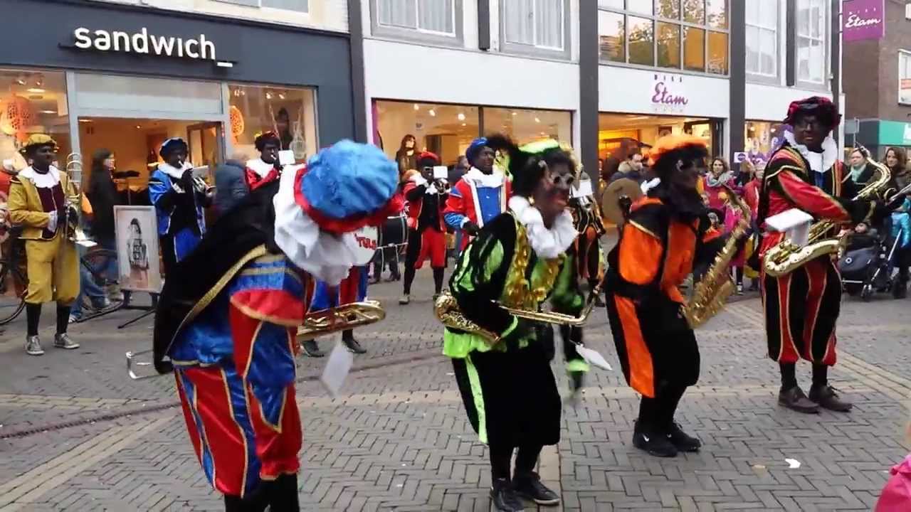 Intocht Sint Doetinchem Pietenband De Traoters 16-11-2013