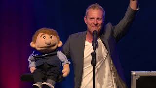 America&#39;s Got Talent Winner Ventriloquist Paul Zerdin Breaks down New Comedy Special Hands Free