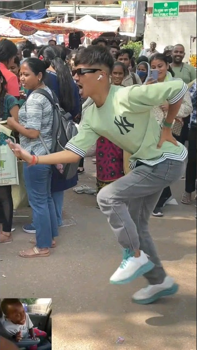 Crazy dance in public Sarojini Market 😂😂 #comedy #funny #ytshort #shorts