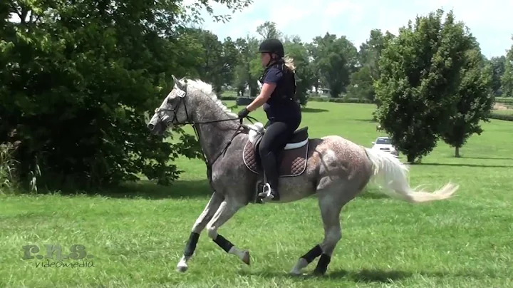 Katherine Ethridge & Relentless Champagne Run Hors...