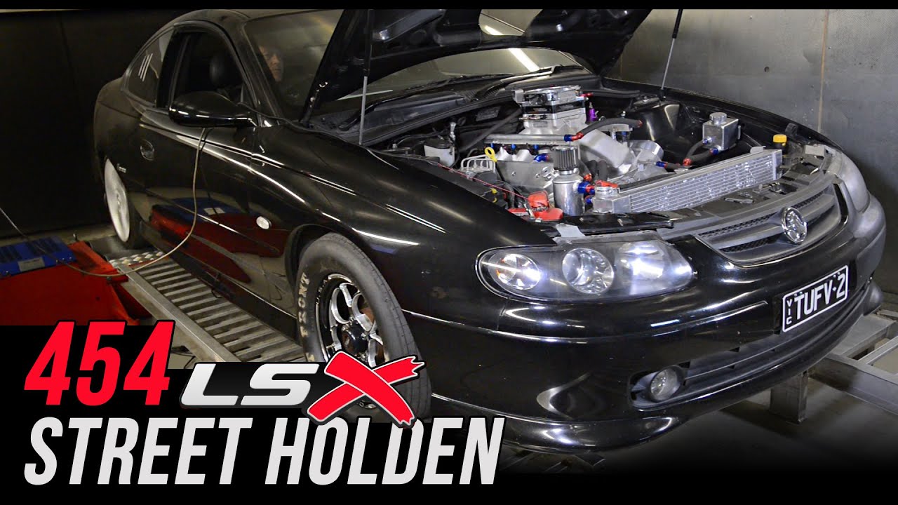 LSX 454 pump fuel Monaro - YouTube