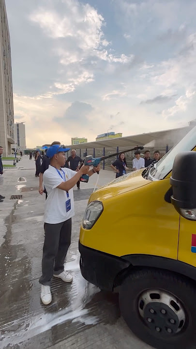 Internship as a car washer in China, man🤣 #dongchengindonesia #dongchengfactorytour2025