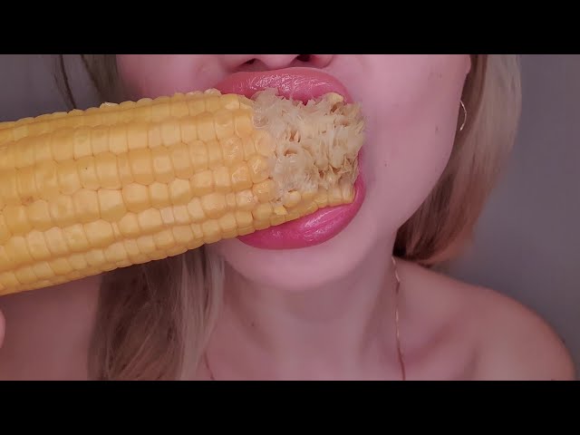 ASMR Watch me Eating a Corn