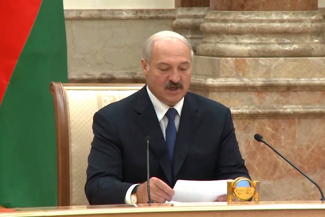 Александр Лукашенко: бьют слабых, с сильными считаются