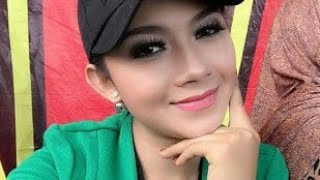 Download lagu Via Vallen Selow