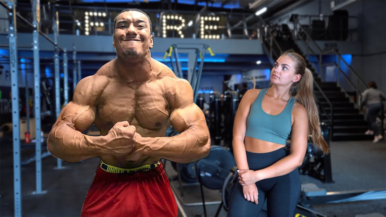 130LB GIRL ATTEMPTS LARRY WHEELS CHEST WORKOUT YouTube