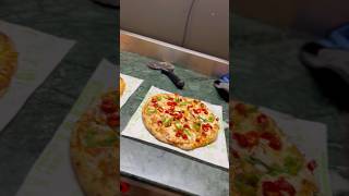 Pizza lovers #pizza #food #short #shorts #shortsfeed #trending #food #yt #ytshorts