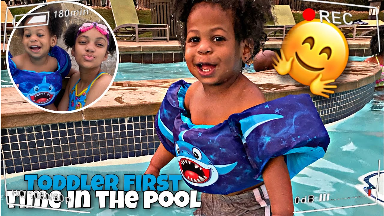 TOODLER FIRST TIME IN THE POOL 🤗 - YouTube
