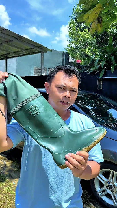 Long farmer's boots for rice fields