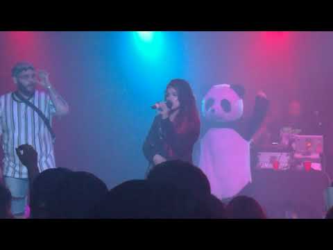 SNOW THA PRODUCT Twerks On Stage + Fan Really Wants to Hear LORD BE WITH YOU in Houston, TX