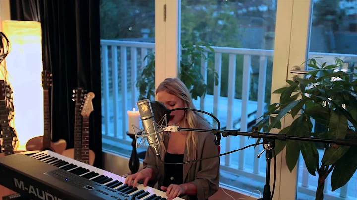 Kathryn McGee - Don't Know Why - Live at Super Meg...